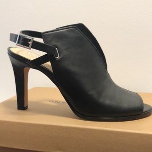 Vince Camuto size 9 Black Open Toe Slingback Heels